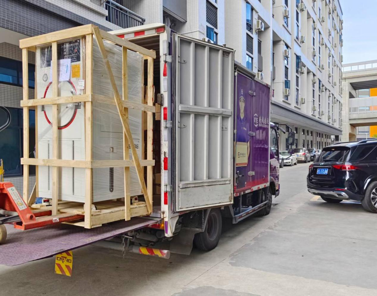 裝車出貨 裝車出貨